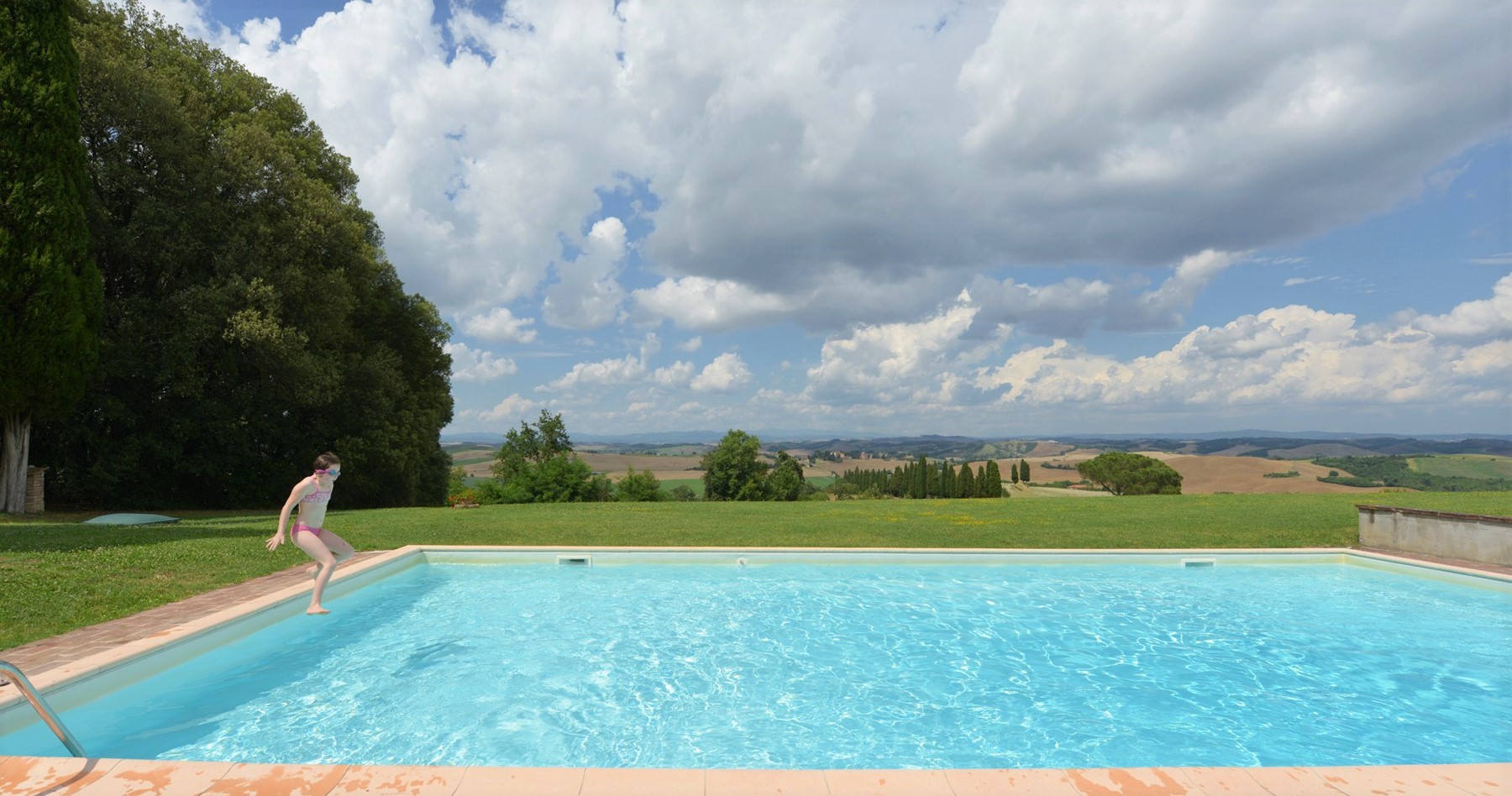 173_6efd902_Villa Tinaio, luxe, ruime vakantiewoning met privé zwembad, Toscane, Siena (40) 1
