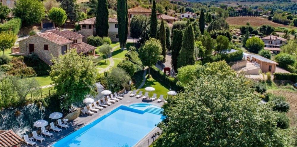 303_Agriturismo, vakantiehuis met zwembad, Umbrië, Trasimenomeer, Borgo Graziani, appartementen, familie, Italië 1