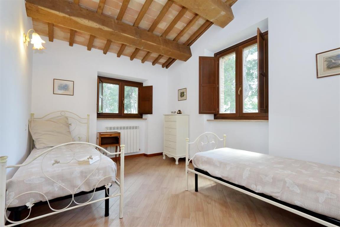 378_Vakantiewoning, vakantiehuis met privé zwembad, Marche, San Severino, Villa dei Pini, Italië 8