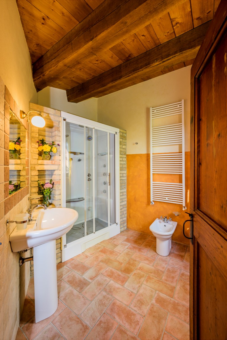 74_Agriturismo, Marche, vakantiehuis met zwembad, kleinschalig, Macerata, Il Nido del Falco, Italië appartement 15