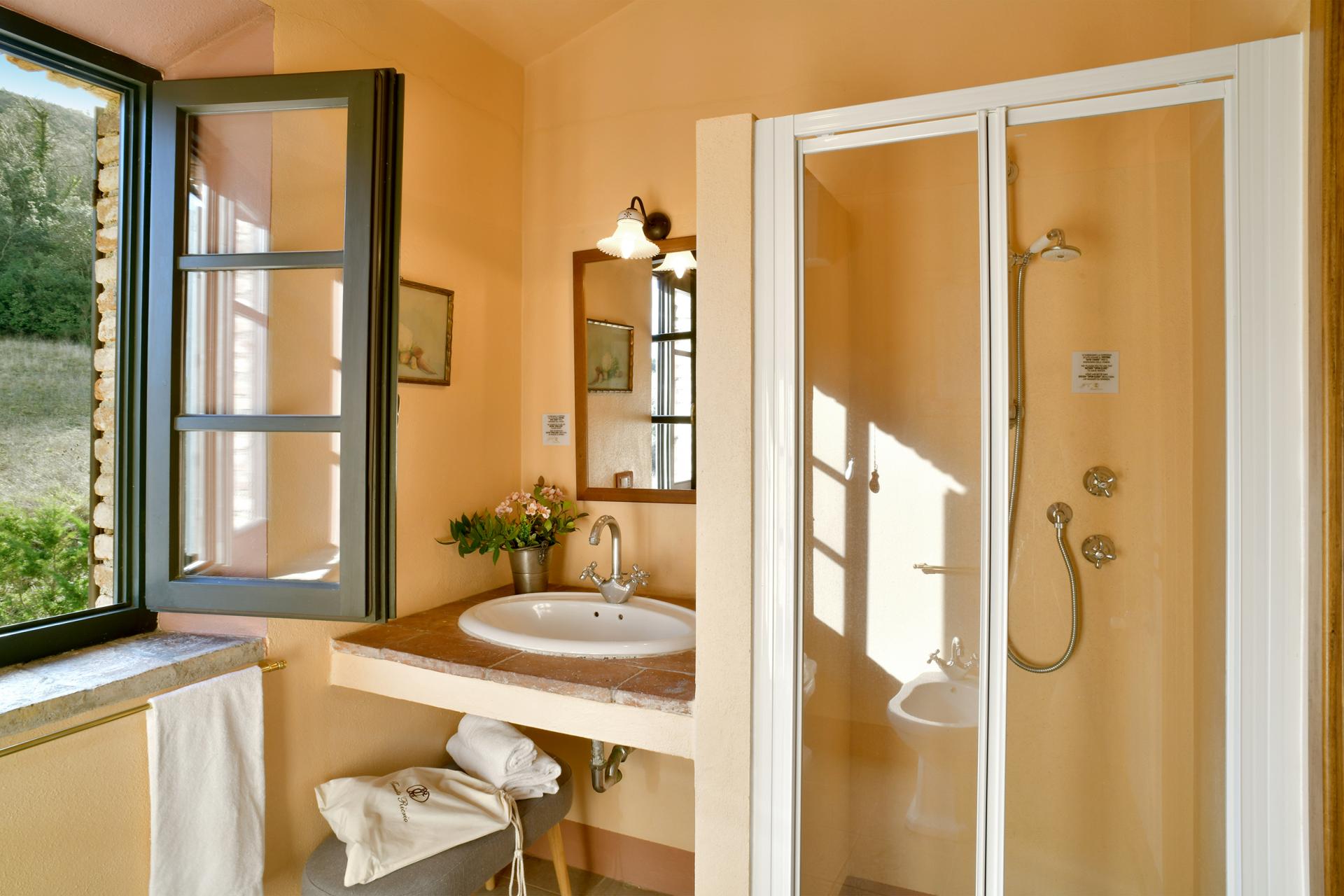 416_32.Villa Gigliola Luxe vakantiewoning met prive Zwembad Toscaanse kust-Italie