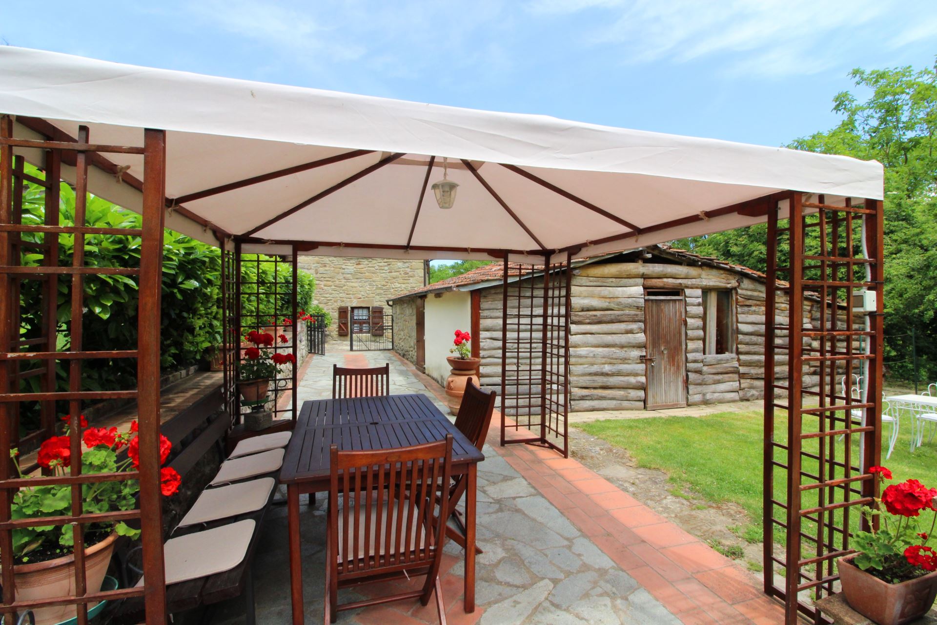 423_195f3b0_Vakantiehuis met privé zwembad. Florence (8)