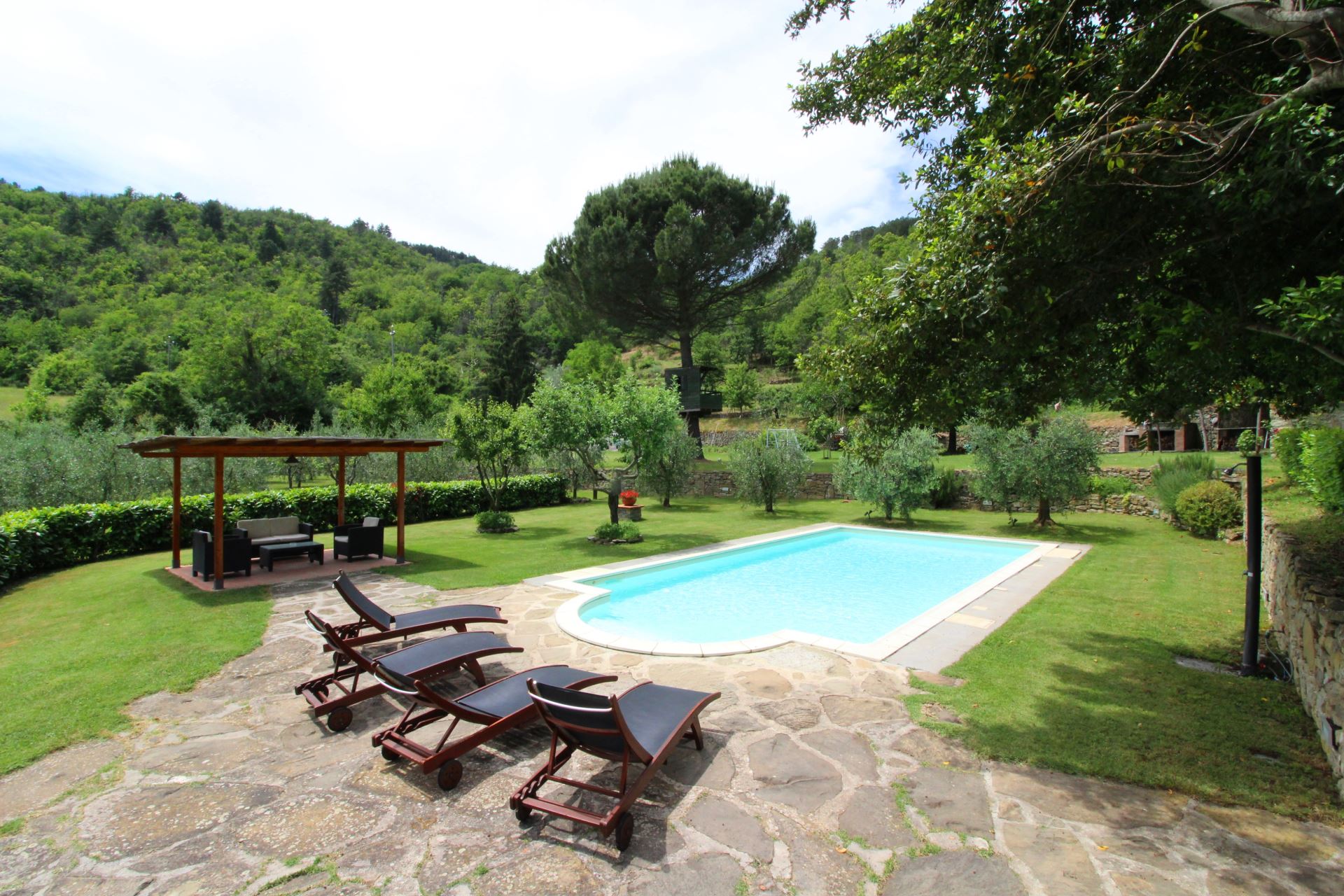 423_386fa78_Vakantiehuis met privé zwembad. Florence (24)