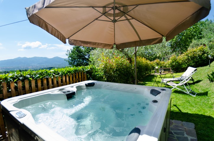 449_020c9c4_Villa Al Paradiso, Toscane, Lucca, jacuzzi, zwembad (24)