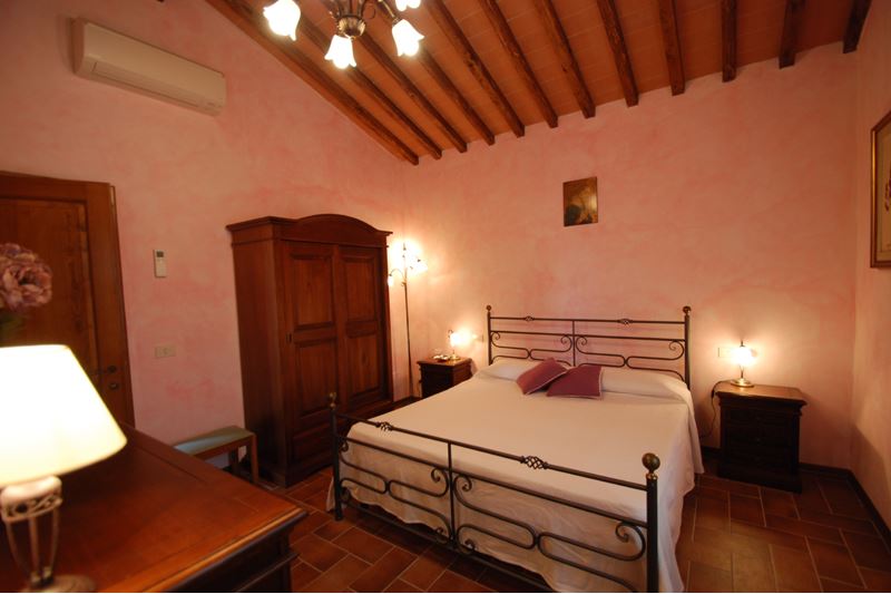 463_22200ea_Villa Sangiovese all’Aia met prive zwembad vlakbij Siena agriturismo (1)