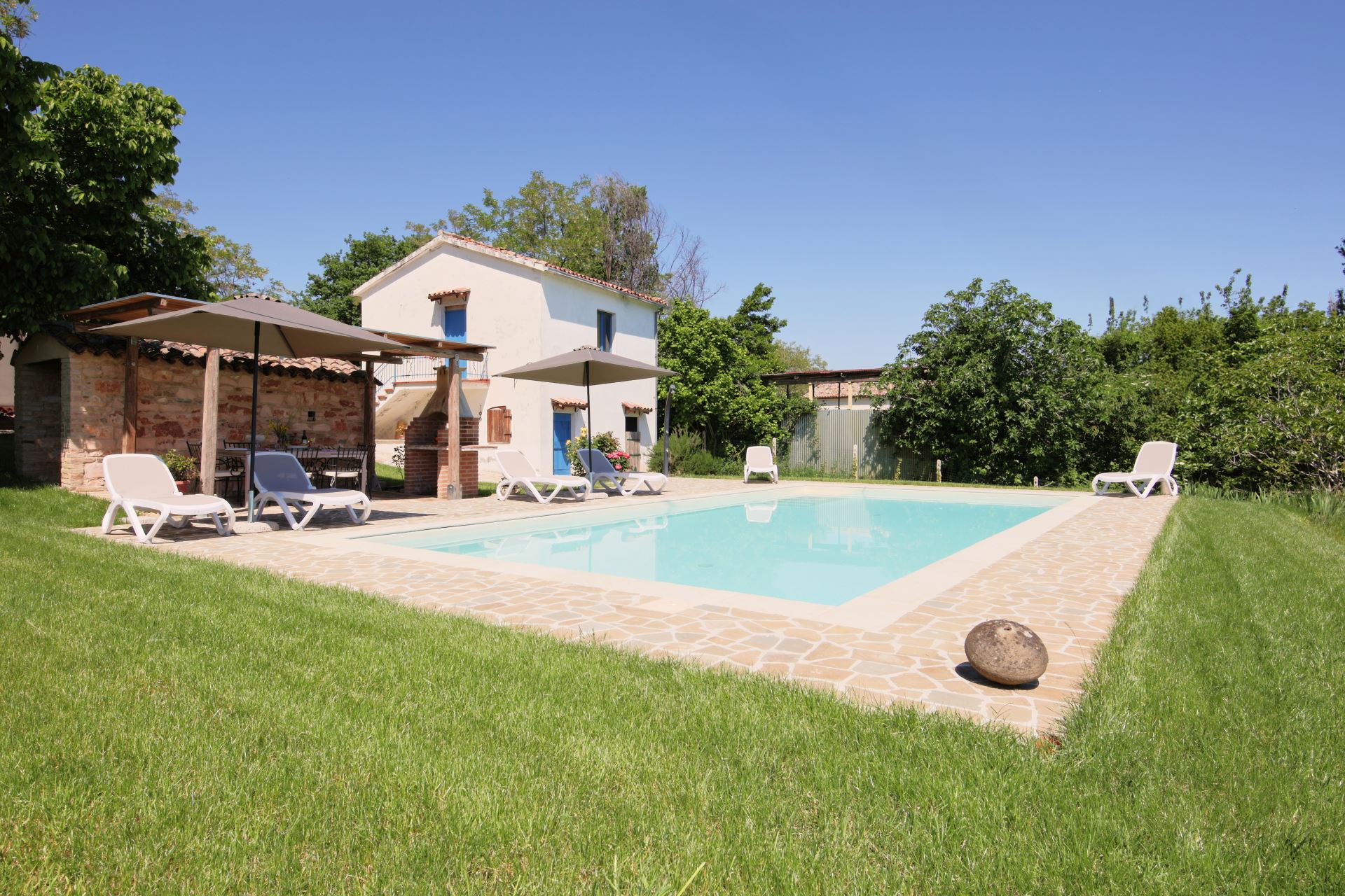 474_3c10448_Villa met prive zwembad, gelegen in de heuvel van Le Marche Macerata (8)