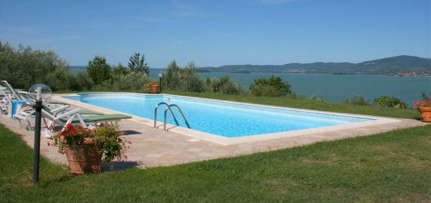 200_c0bf4d1_Casa Monte del Lago vakantiehuis met prive zwembad Trasimenomeer Magione30