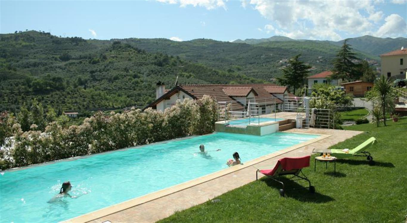 287_Agriturismo, vakantiehuis met zwembad, Piemonte, Bloemenriviera, Dolcedo, kust, Benza, ItaliÃ« 1