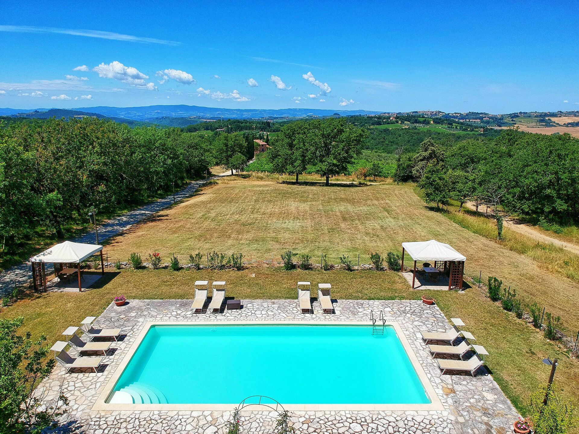 453_99671c6_Agriturismo San Donato met zwembad, loopafstand dorp, appartementen, villa, vlakbij Florence gelegen, Toscane (1)
